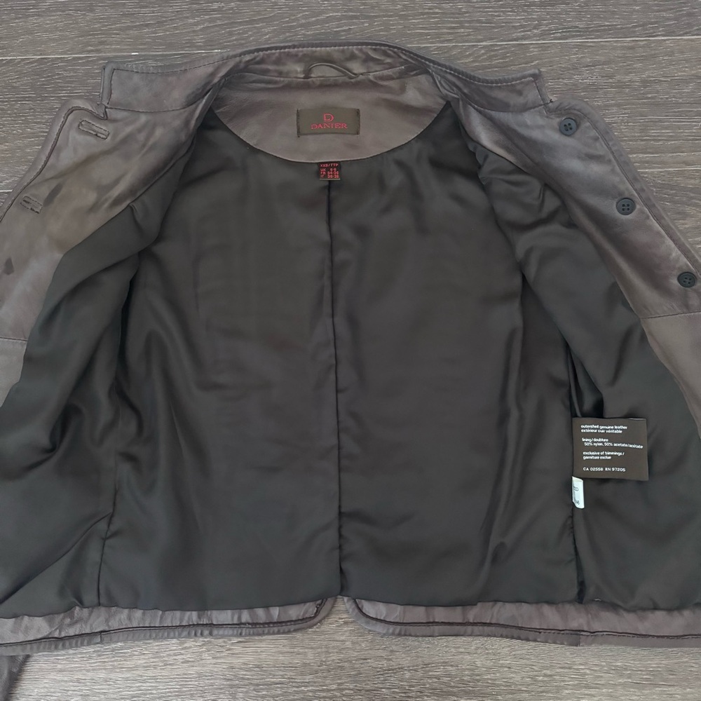 Danier Brown Leather Button-Front Jacket XXS–S - Picture 15 of 17